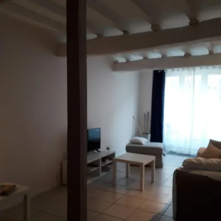 Au Village * Mourvilles-Hautes